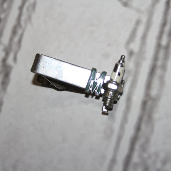 ⚙️ Silver “M” Spark Plug Tie Clip · 1.25" ⚙️ - Picture 5 of 6